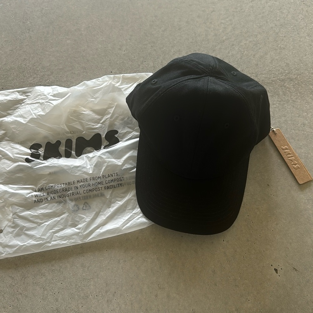 NWT SKIMS BLACK BASEBALL CAP DAD HAT VELCRO OS